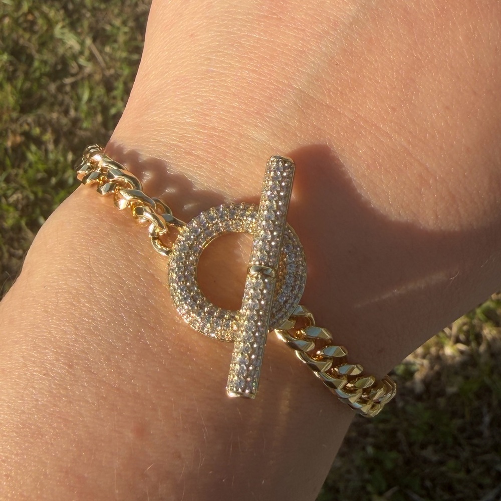 Gold plated Bracelet with zirconia